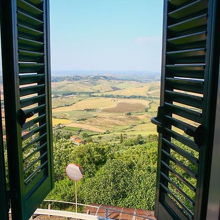 La Casa Panoramica Hotel Chianni Buitenkant foto