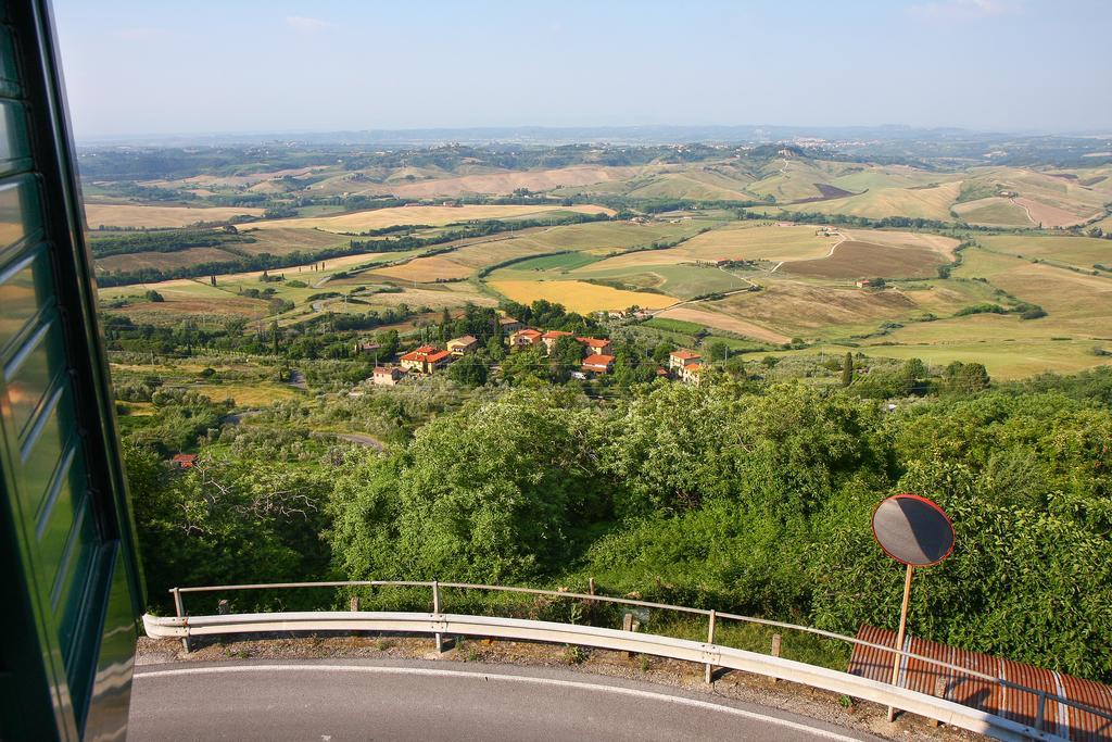 La Casa Panoramica Hotel Chianni Buitenkant foto