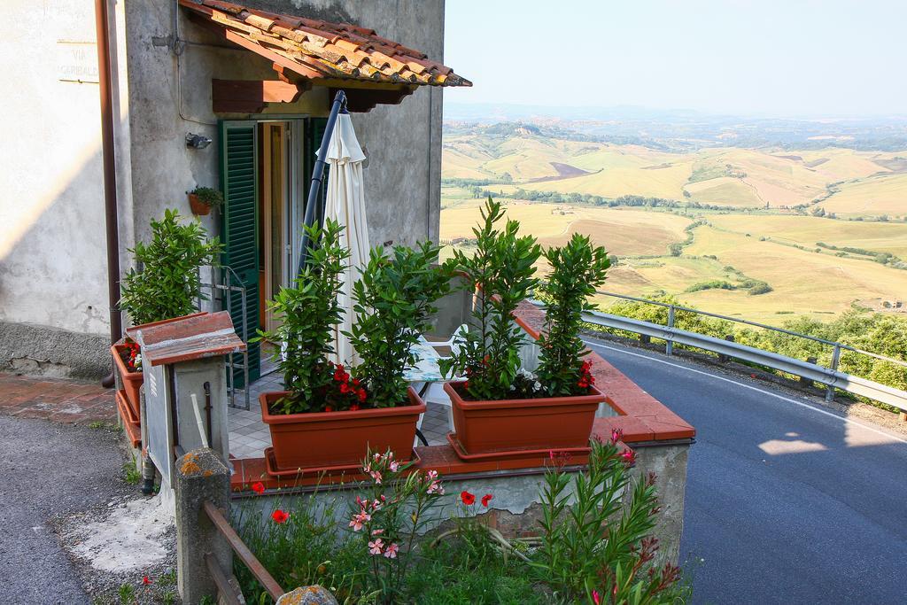 La Casa Panoramica Hotel Chianni Buitenkant foto